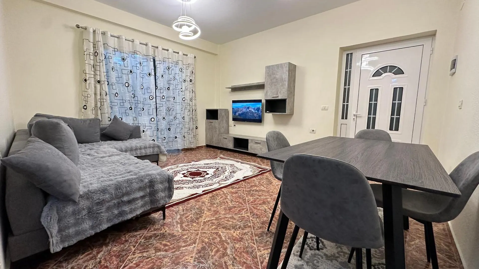 דירה טיראנה Mandi Apartament