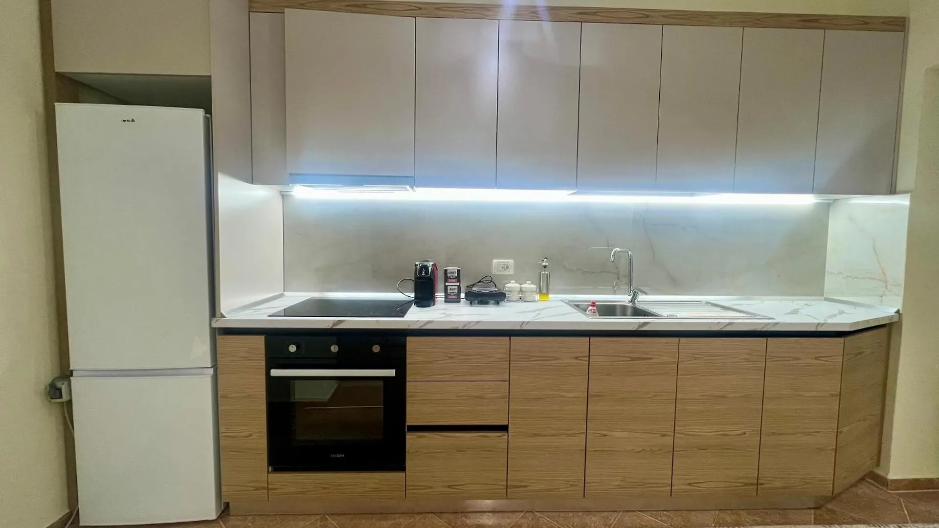 Mandi Apartament ティラナ 0*,  アルバニア