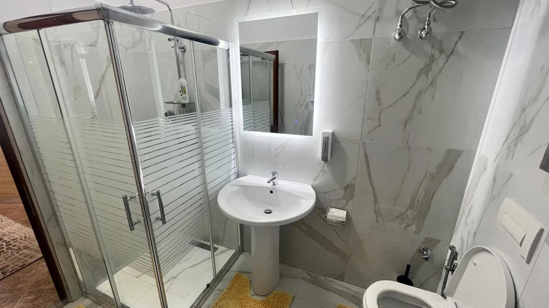 Mandi Apartament ティラナ 0*,  アルバニア