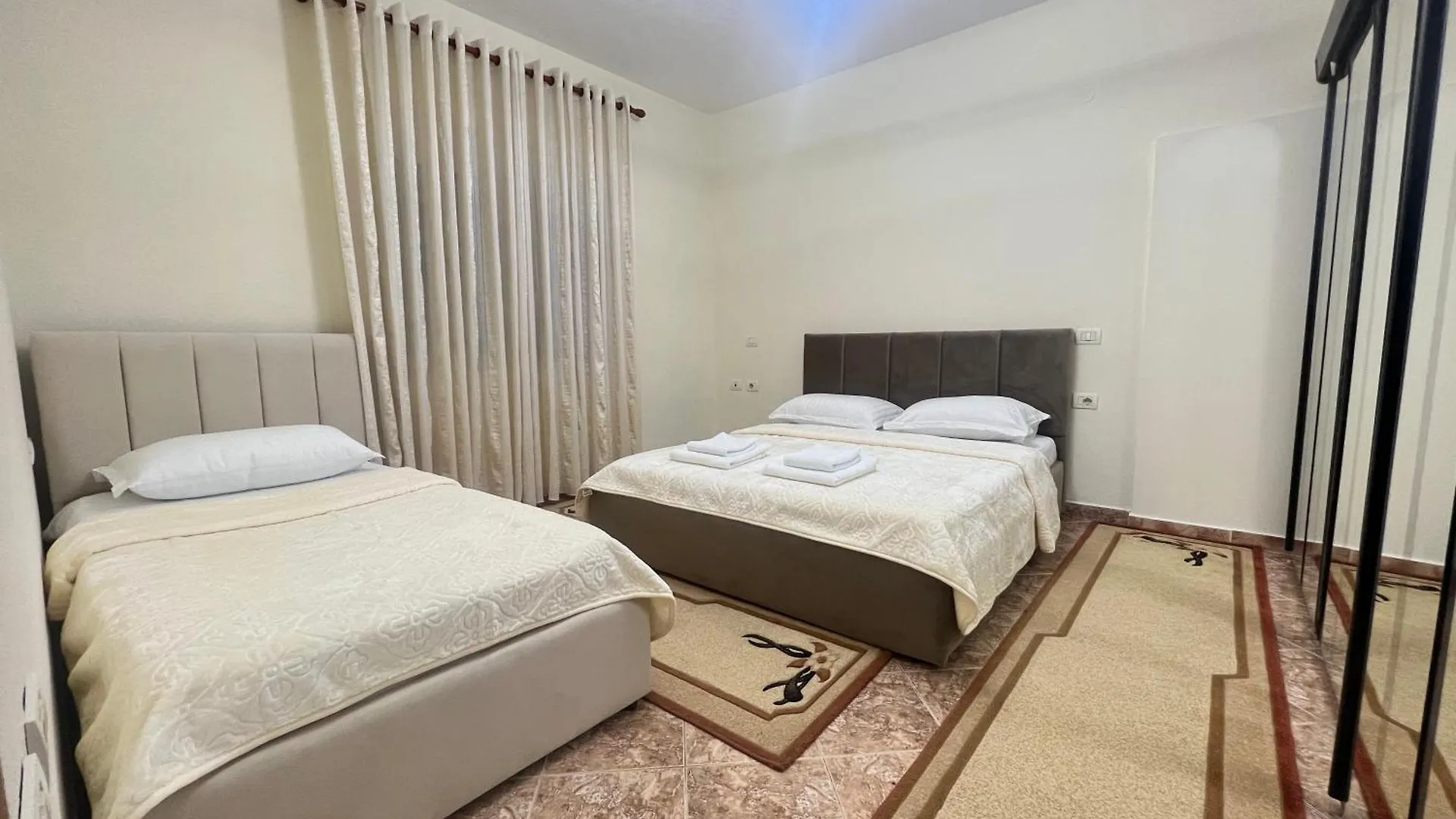 Mandi Apartament ティラナ アルバニア